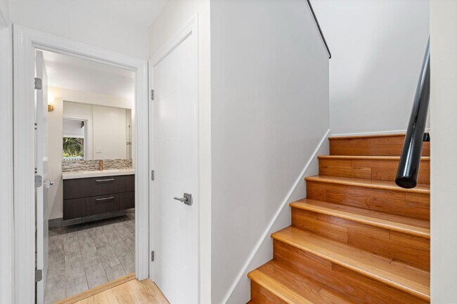 Building Photo - 714 Rockaway Beach Ave