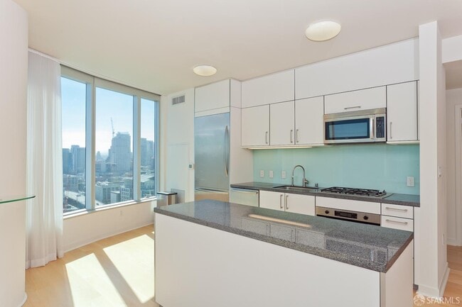 Building Photo - 301 Main St