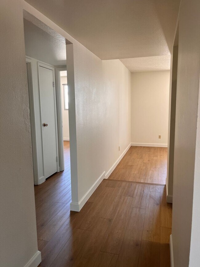 Building Photo - AWESOME TEMPE HOME!!
