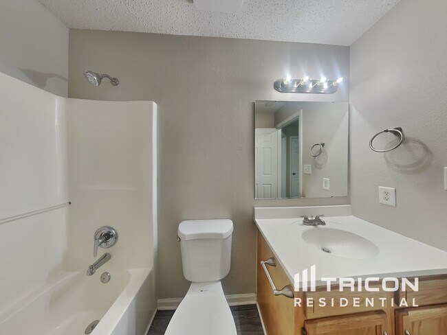 Building Photo - 7237 Kimble Dr
