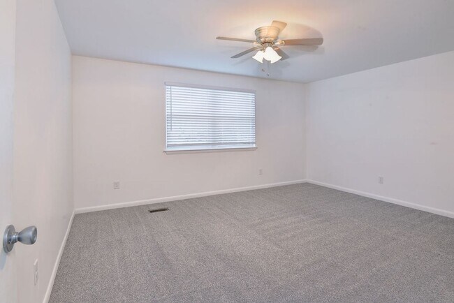 Building Photo - 812 Stony Dr