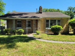 Building Photo - 3556 Riverside Dr
