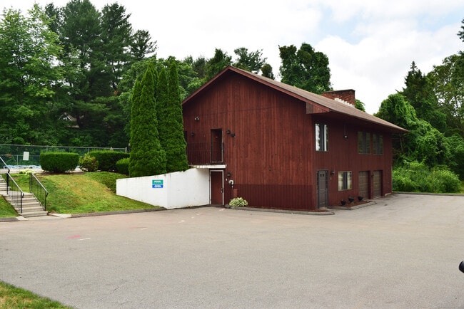 Building Photo - 665 Churchill Dr