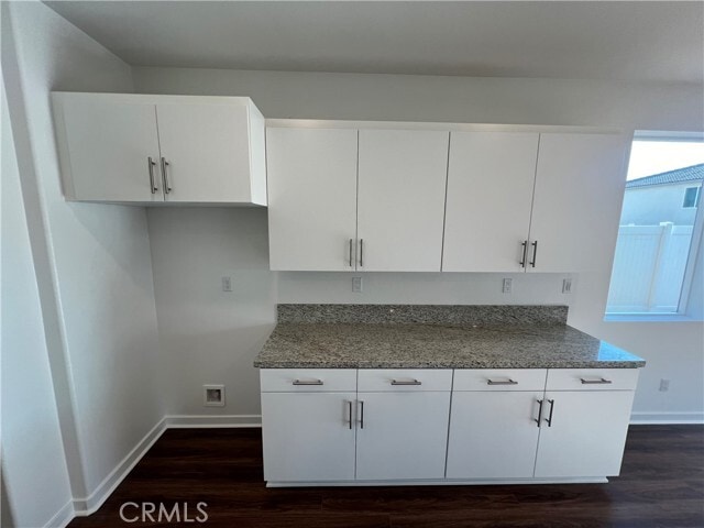 Building Photo - 25783 Branson Dr