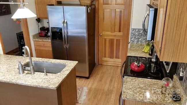 Building Photo - 3704 Wilshire Ln