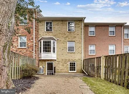 Building Photo - 208 Commons Dr NW