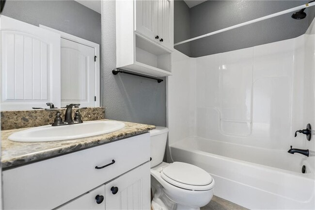 Building Photo - 5207 S 65th Pl