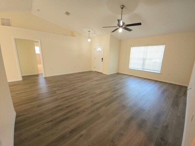 Building Photo - 15041 SE 93rd Ct