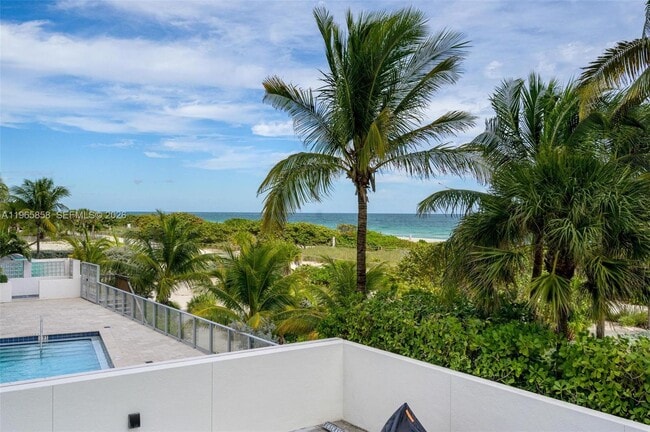 Building Photo - 9172 Collins Ave