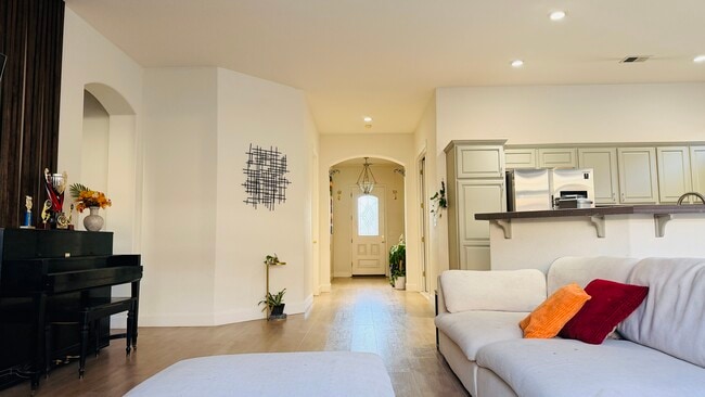 Building Photo - 3024 Oxbow Dr