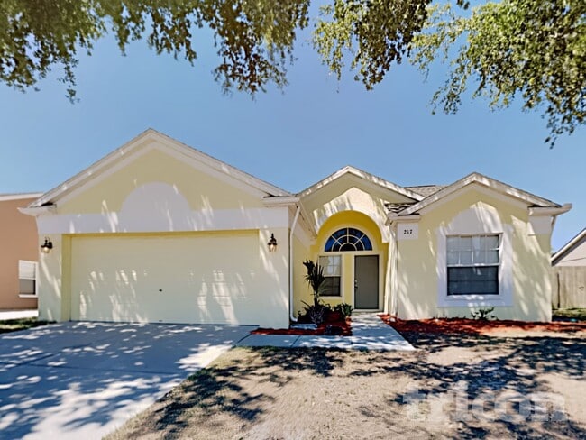 Building Photo - 217 Lakeway Ln