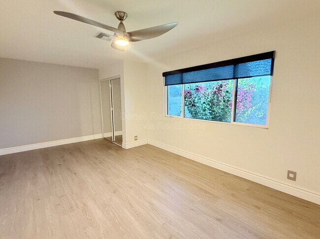 Building Photo - 8139 E Mulberry St