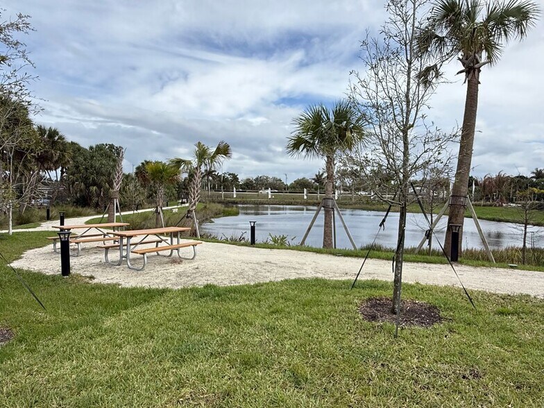 Building Photo - 2329 SE Federal Hwy