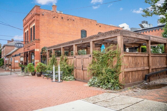 Building Photo - 503 S 3rd St