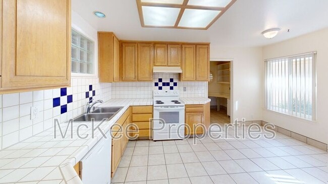 Building Photo - 18 S Cays Ct