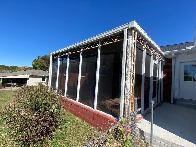 Building Photo - 234 Wilowen Dr