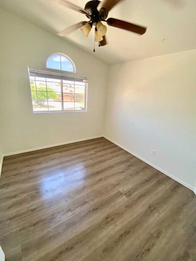 Building Photo - Spacious 4 Bedroom, 2.5 Bath in Avondale