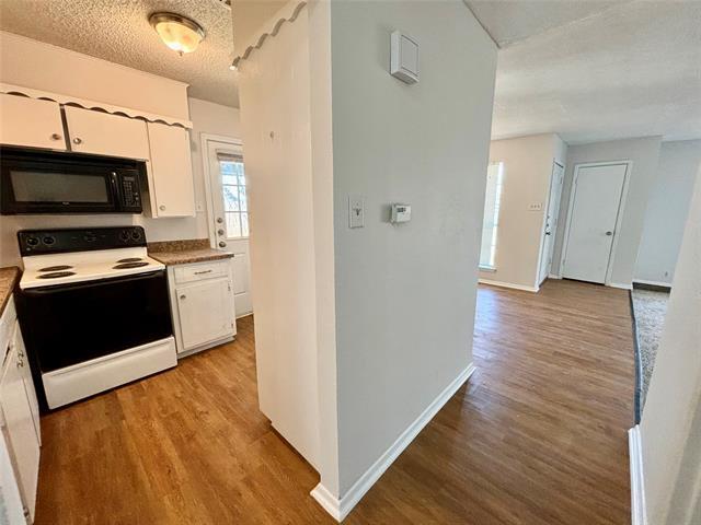 Building Photo - 800 Irwin Dr
