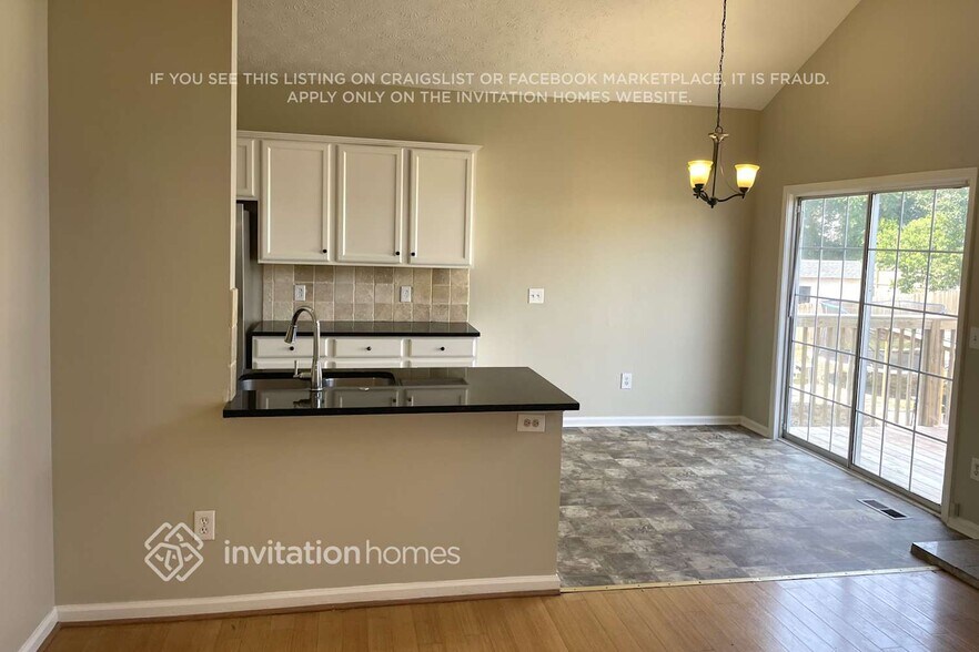 Building Photo - 2014 Santenay Dr S W