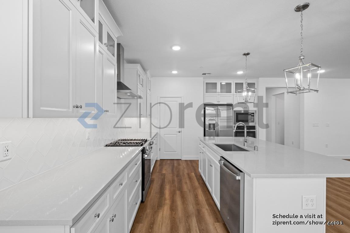 Building Photo - 331 Monastery Dr