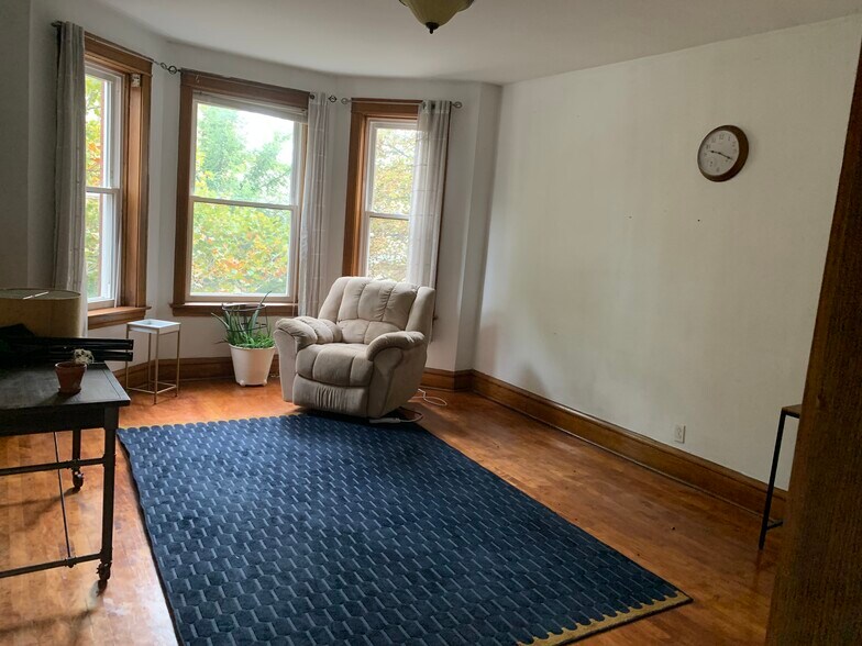 Primary Photo - 3513 W Palmer St