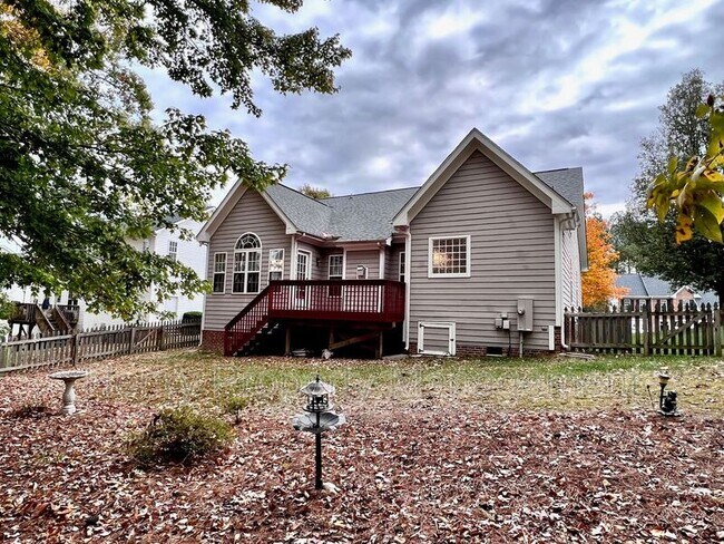 Building Photo - 109 Kindred Way