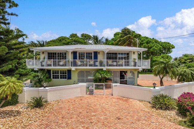 Building Photo - 235 W Seaview Cir