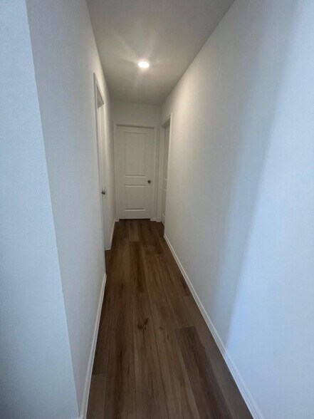 Building Photo - 427 Gabbro Gdns