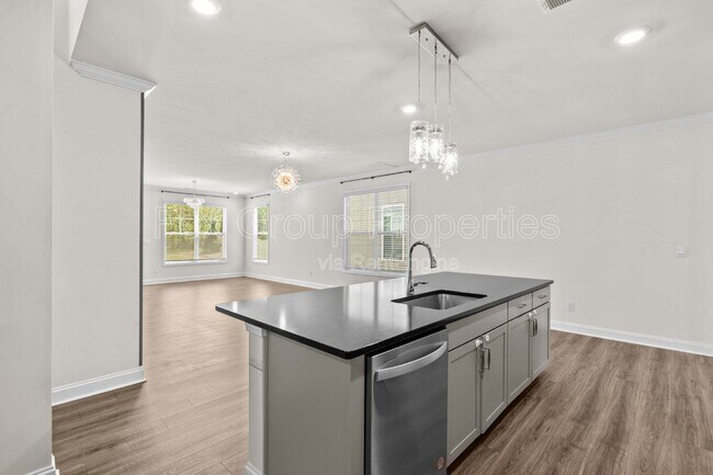 Building Photo - 4110 Steel Wy