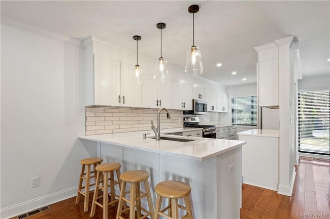 Building Photo - 50 Pondview Rd