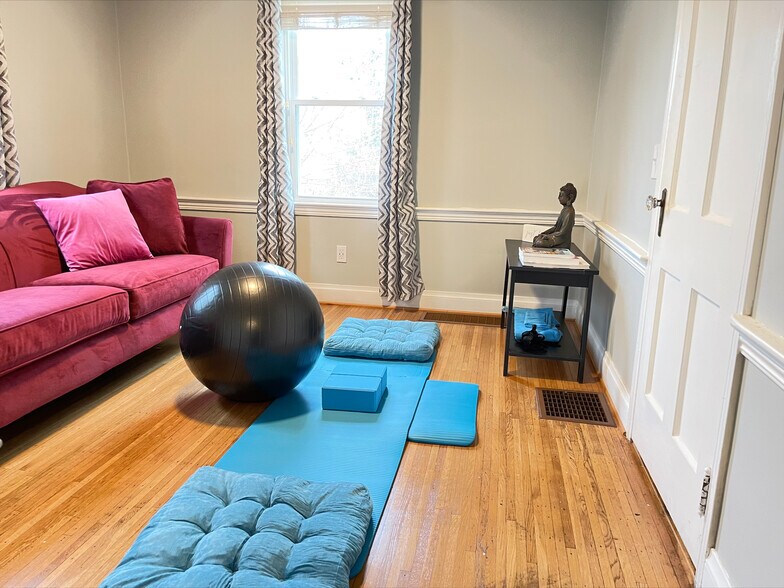 Yoga Studio - 120 Edgemont Rd