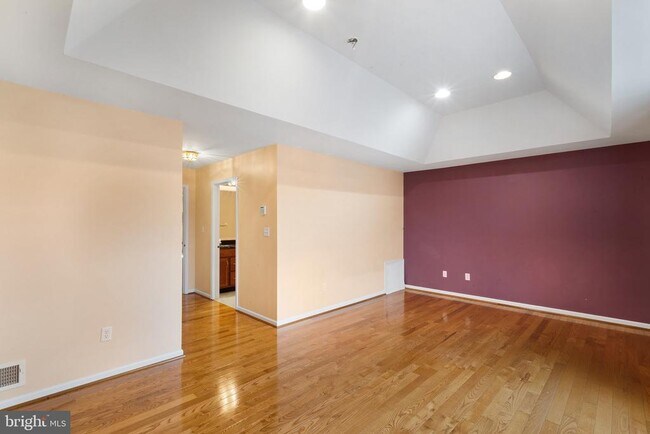 Building Photo - 32 Devonshire Dr