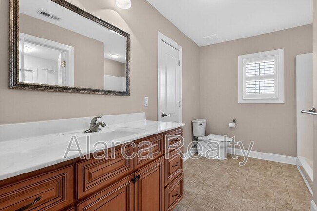 Building Photo - 8723 Whistlers Chase Dr