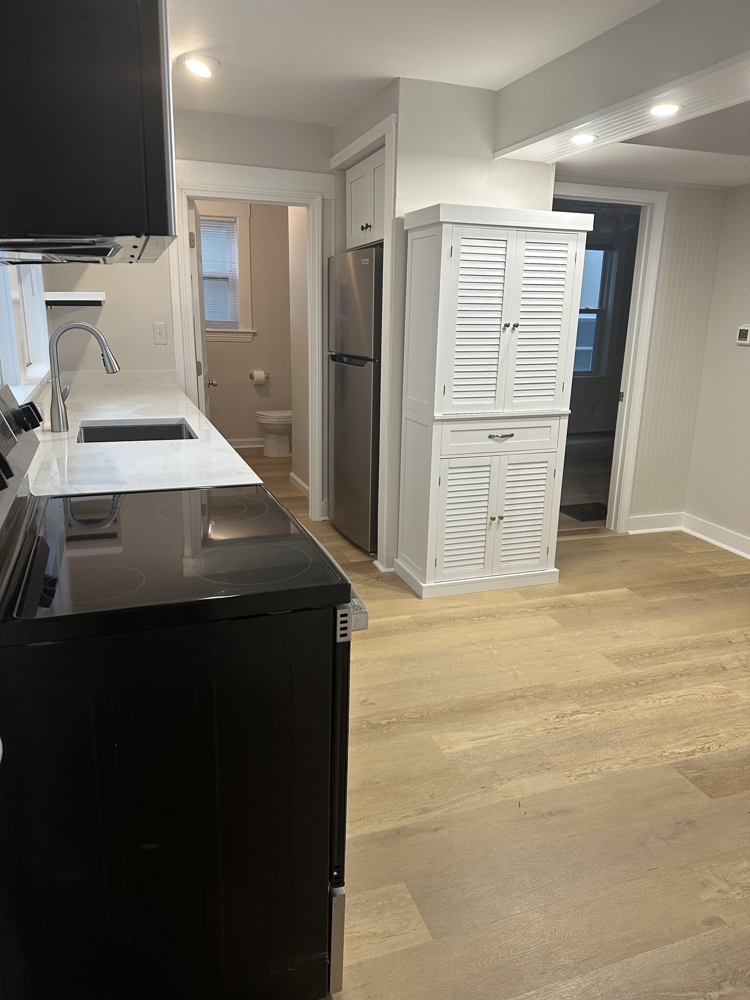 Eat in Kitchen - 145 Stark St
