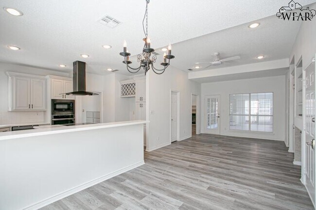 Building Photo - 8 Canyon Bluff Ct