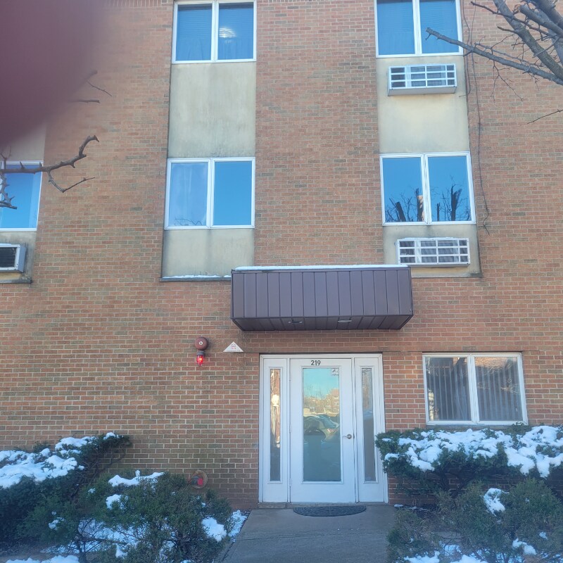 Building Photo - 219 Daniel St