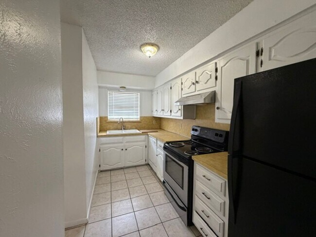Building Photo - 842 N 62nd St
