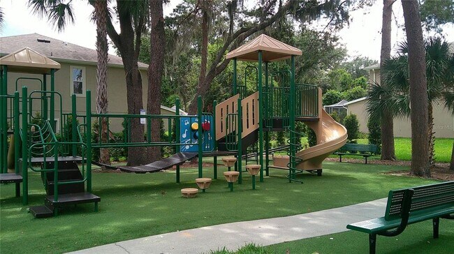 Building Photo - 5718 Fishhawk Ridge Dr