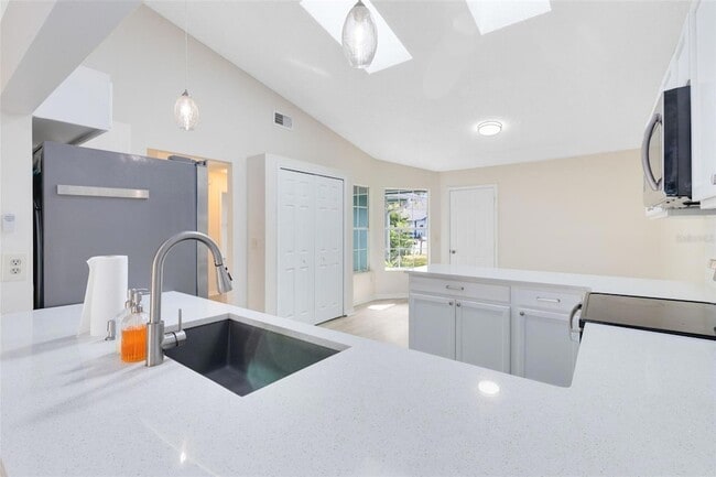 Building Photo - 7951 Merrimac Cove Dr