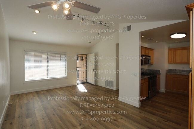 Building Photo - 7704 Elmdale Way