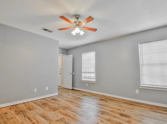Building Photo - Cute 4 Bedroom close to Texas Tech
