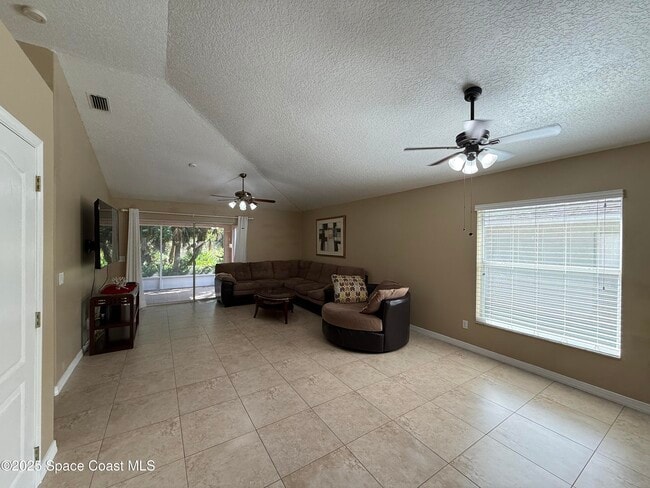 Building Photo - 1634 Sun Gazer Dr