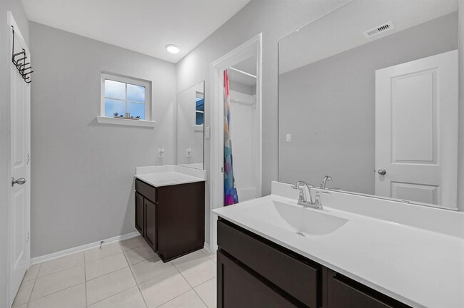 Building Photo - 2509 Ocean Key Dr
