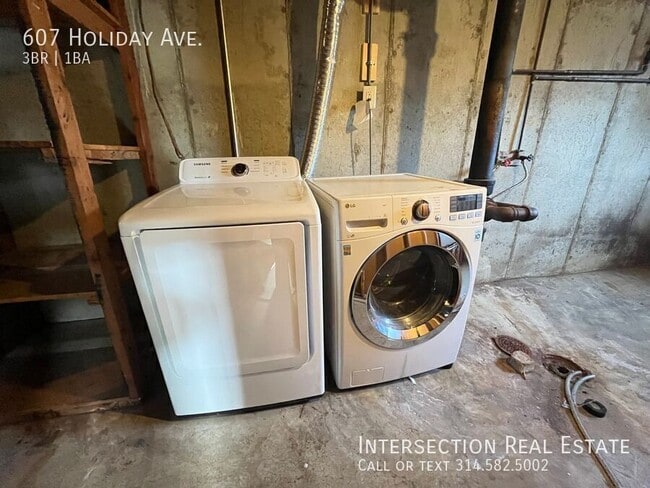 Building Photo - 607 Holiday Ave