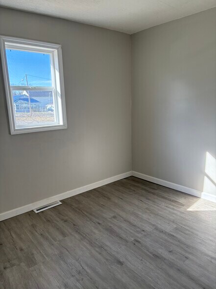 2nd Bedroom - 640 Hanna Rd