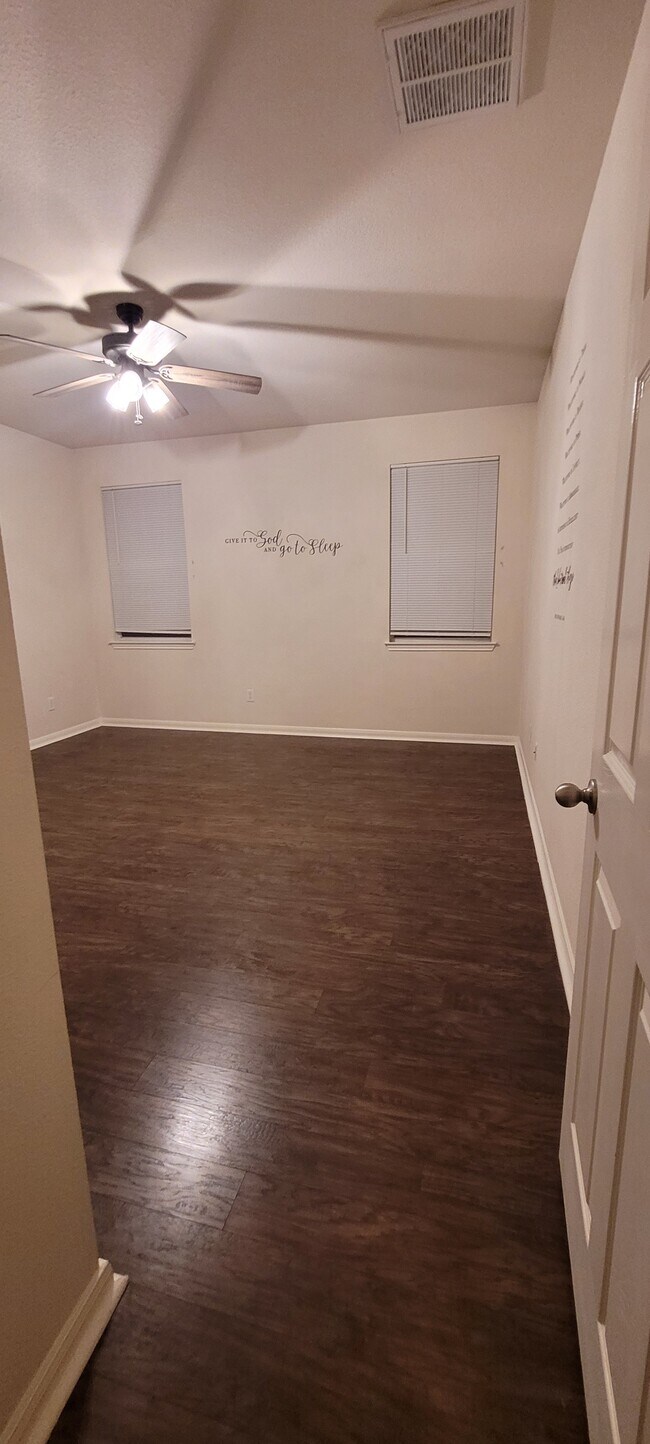 Building Photo - 217 Grooms Rd