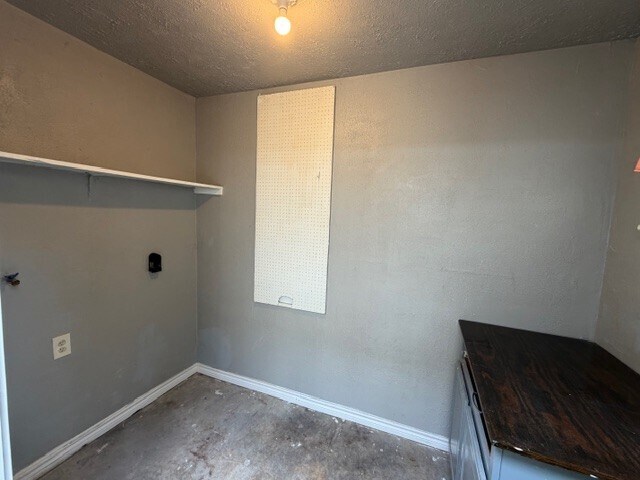 Building Photo - 15372 Chipman Ln.
