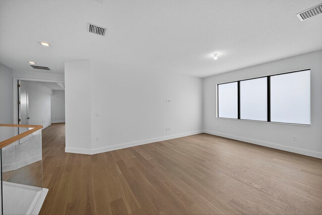 Building Photo - 9361 Sunflower Mdw Rd