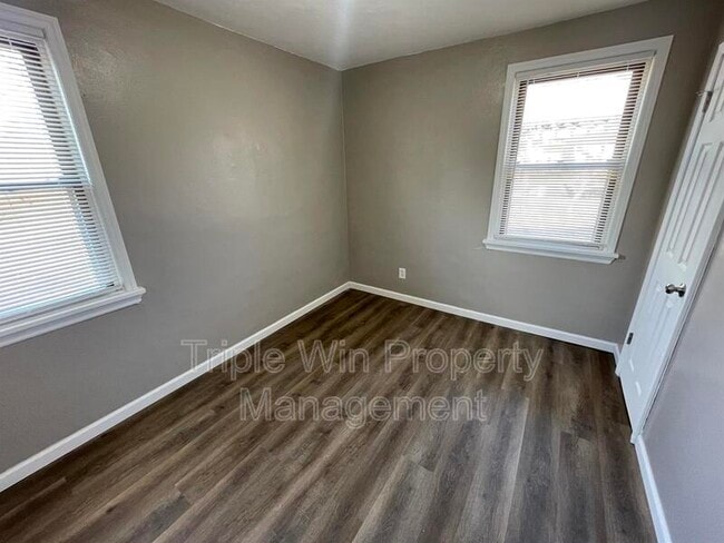 Building Photo - 10261 Imperial Dr