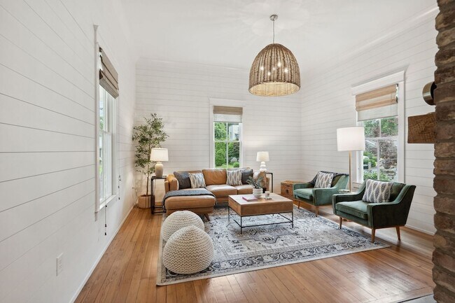 Building Photo - 1226 Adams St